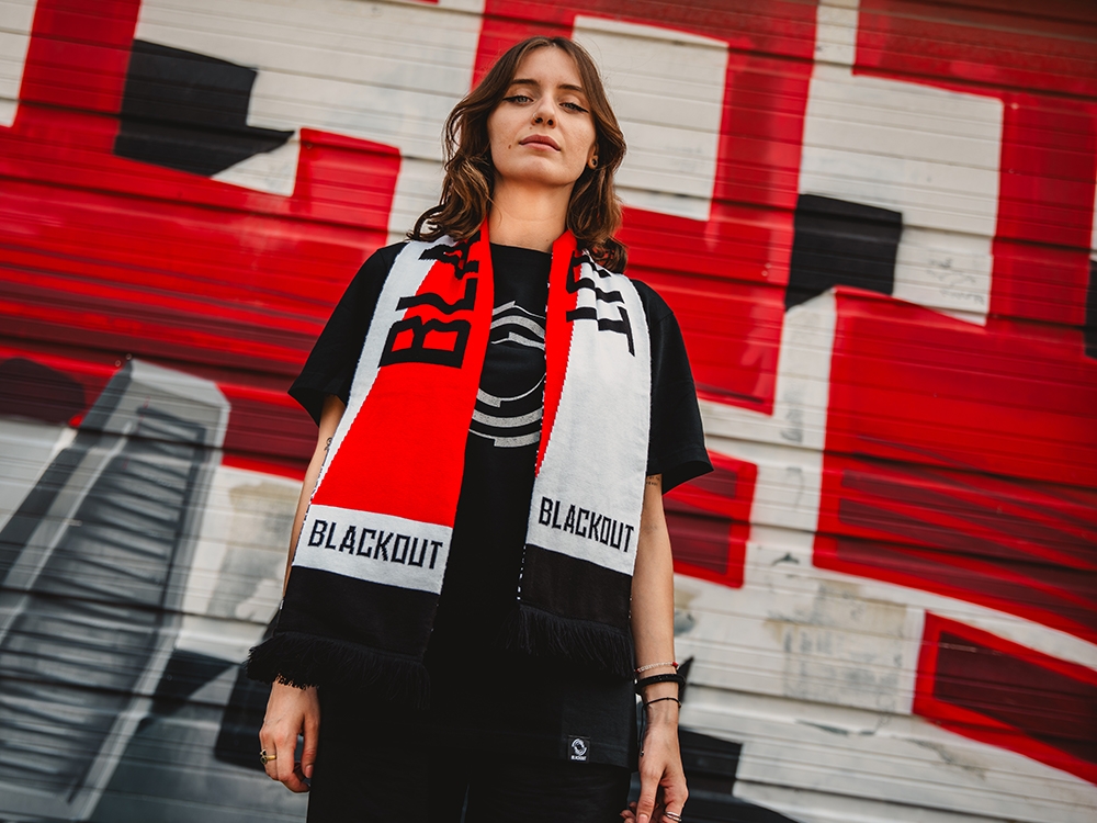 Knitted scarf Black / White / Red